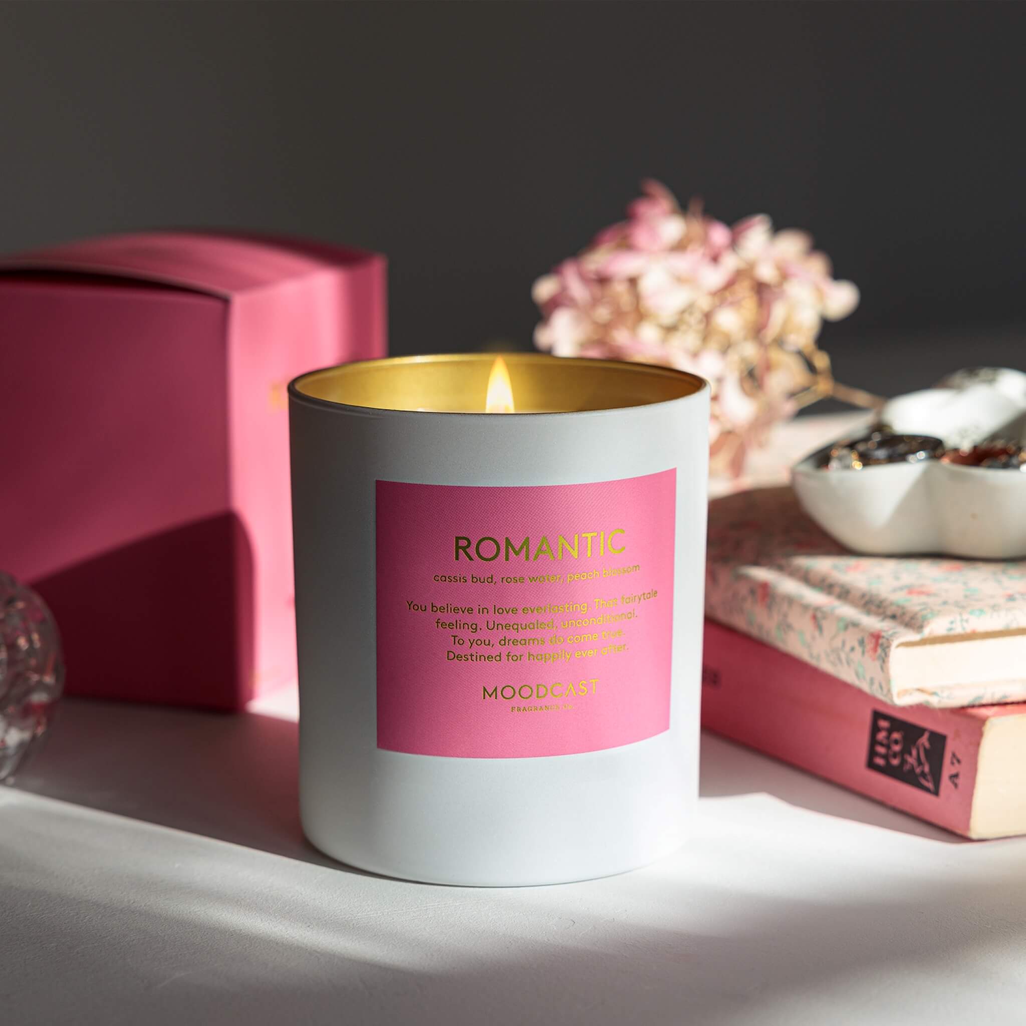 Romantic | White & Gold Candle – Moodcast Fragrance Co.